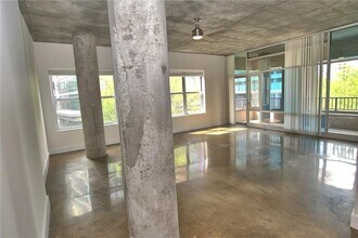 845 Spring St NW in Atlanta, GA - Building Photo - Building Photo