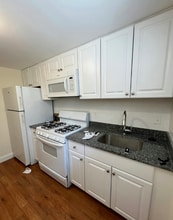 381 Harvard St, Unit 1A in Cambridge, MA - Building Photo - Building Photo