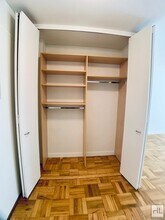 EAST 49 STREET in New York, NY - Foto de edificio - Building Photo