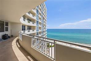 3174 S Ocean Dr in Hallandale Beach, FL - Building Photo - Building Photo