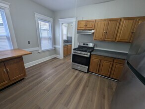 331 Ellsworth Ave, Unit 2 in New Haven, CT - Building Photo - Building Photo