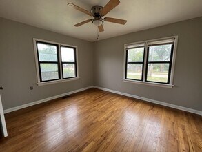 42 E 11th St in Edmond, OK - Building Photo - Building Photo