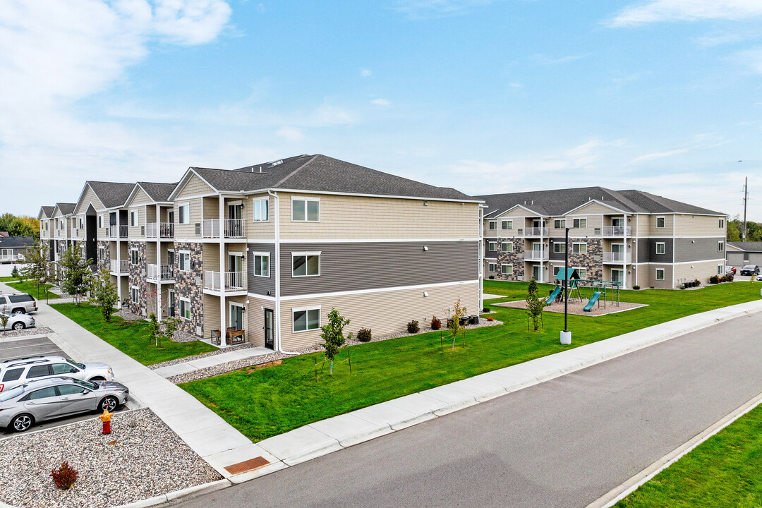 Mayhew Apartments in Sauk Rapids, MN - Foto de edificio