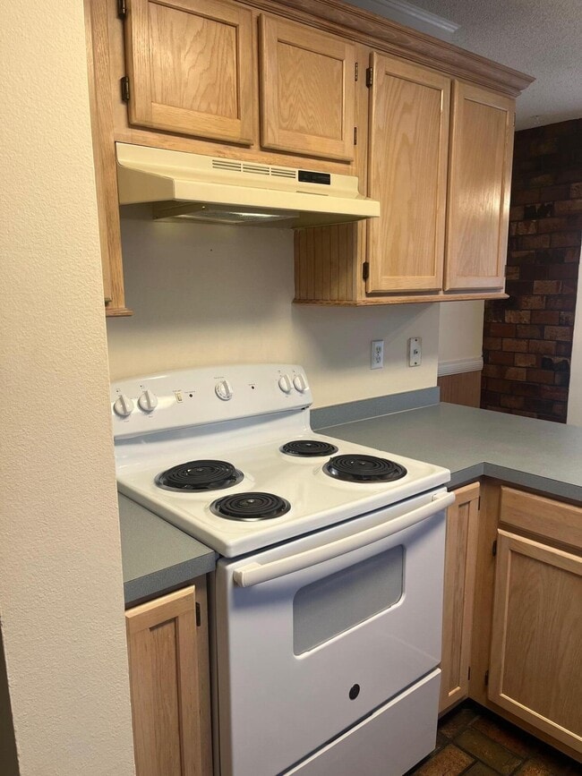 2220 Fulva Dr in Navarre, FL - Building Photo - Building Photo