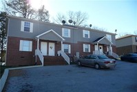 62-63 Jacoby Jamison Ln in Manchester, TN - Foto de edificio - Building Photo