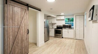 128 NW 53rd St in Miami, FL - Building Photo