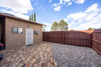 2432 La Fonda Cir in Las Cruces, NM - Building Photo - Building Photo