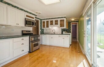 923 Jeffery Ct in Schaumburg, IL - Building Photo - Building Photo