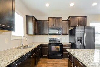 63 Manito Pl in Clayton, NC - Foto de edificio - Building Photo