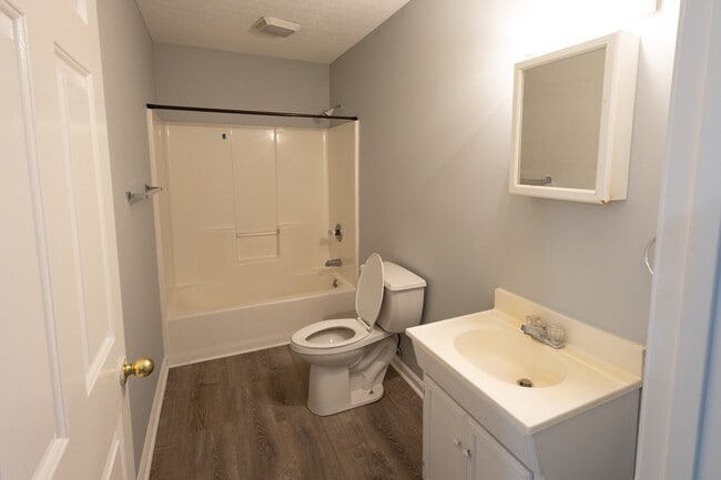 135 W 14th Ave in Bowling Green, KY - Building Photo - Building Photo