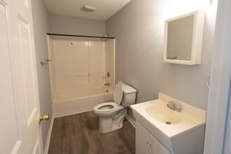 135 W 14th Ave in Bowling Green, KY - Building Photo - Building Photo