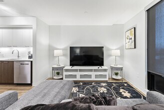 280 Western Ave in Boston, MA - Building Photo - Building Photo