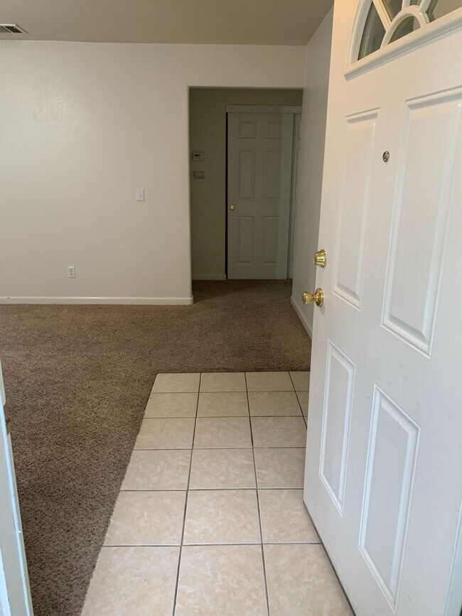 607 E Monte Vista Ave in Vacaville, CA - Building Photo - Building Photo