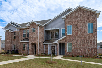 Arbor Blvd @ Canopy in Tallahassee, FL - Building Photo - Building Photo