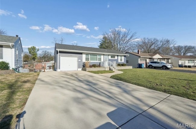 7625 General Sheridan Ln in Affton, MO - Building Photo - Building Photo