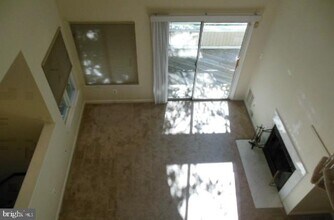 12286 Fort Buffalo Cir in Fairfax, VA - Building Photo - Building Photo