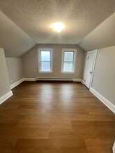 17 Burnham St-Unit -Unit #3 in Plymouth, CT - Building Photo - Building Photo
