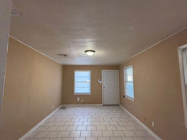 2308 12th St in Lake Charles, LA - Building Photo - Building Photo