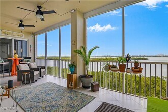 337 Vintage Bay Dr in Marco Island, FL - Building Photo - Building Photo