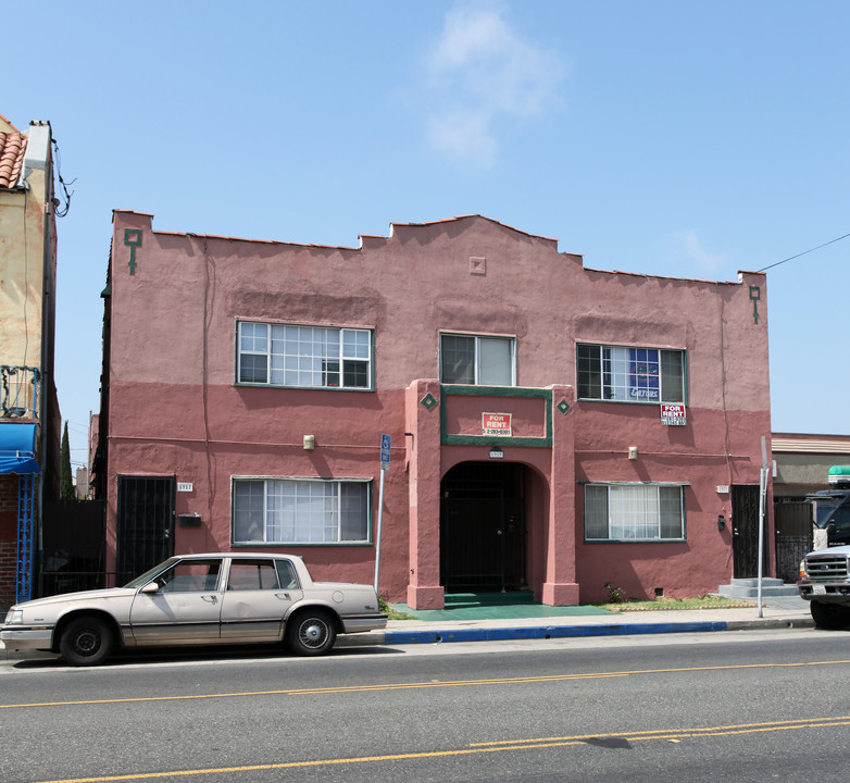 1917 E 4th St in Long Beach, CA - Foto de edificio