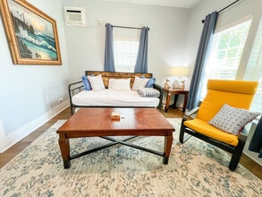 11001 D St in Corpus Christi, TX - Foto de edificio - Building Photo