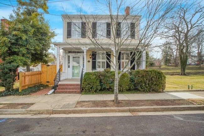 property at 204 Fauquier St