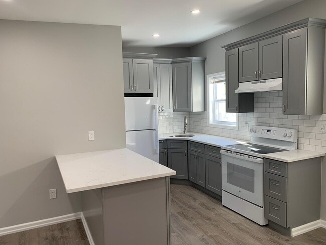 21 Collegeview Ave in Arlington, NY - Building Photo - Building Photo