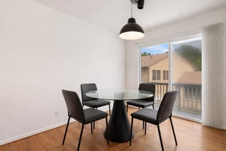 1277 Pearl Ave, Unit 1277 Pearl Ln Unit D in Glendale Heights, IL - Foto de edificio - Building Photo