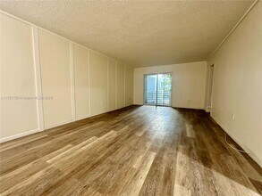 201 Galen Dr in Key Biscayne, FL - Building Photo - Building Photo