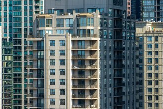 The Caravel in Chicago, IL - Building Photo - Building Photo