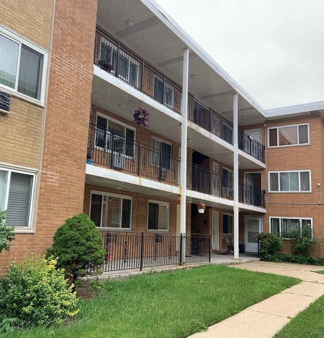 property at 4602 River Rd
