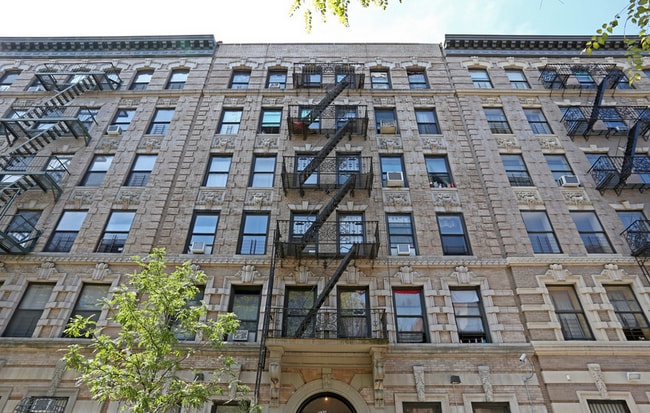 RH 536-538 WEST 159 STREET LP. in New York, NY - Foto de edificio - Building Photo