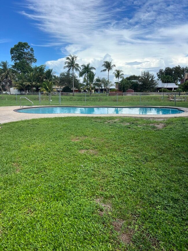 9353 Longmeadow Cir in Boynton Beach, FL - Building Photo - Building Photo