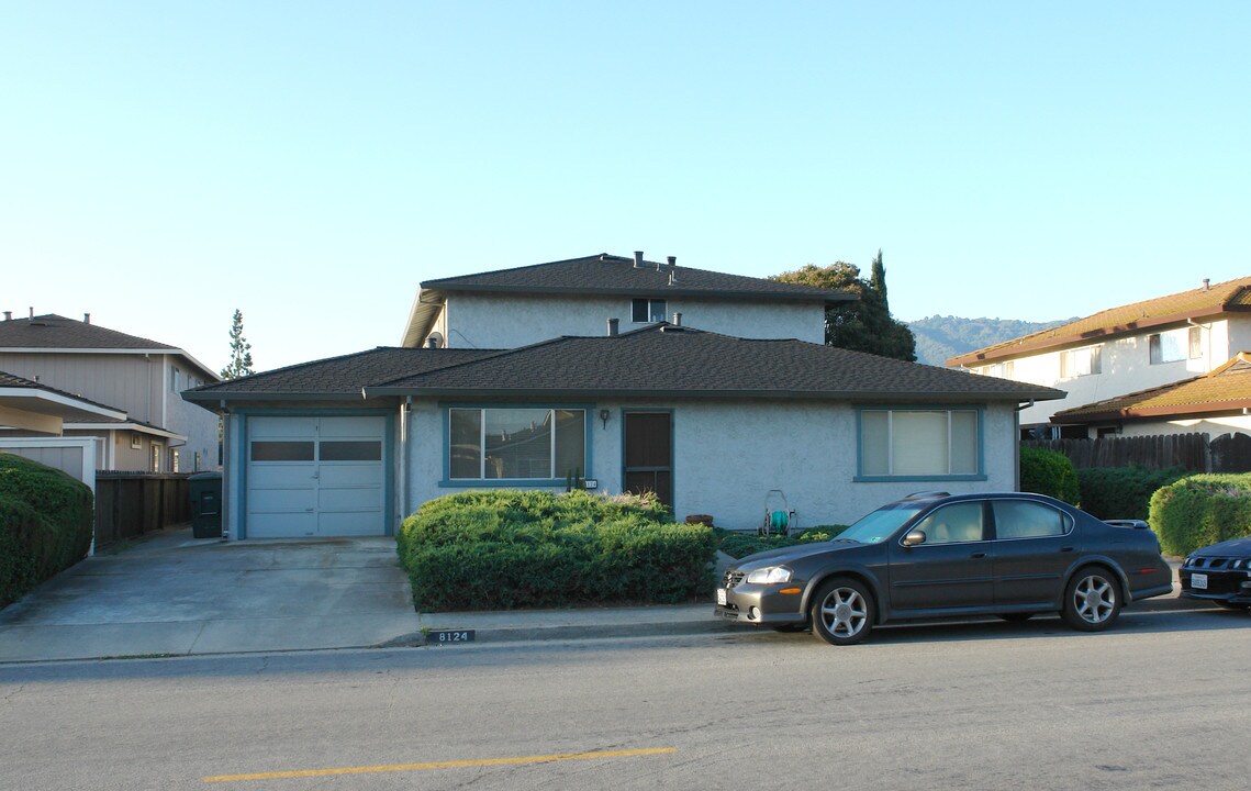 8124 Kelton Dr in Gilroy, CA - Building Photo