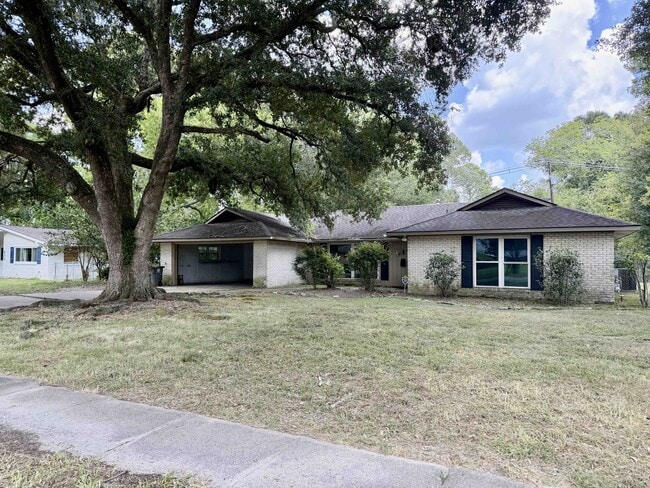property at 735 Westbrook Dr