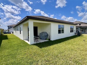 3893 Capri Coast Dr in Plant City, FL - Building Photo - Building Photo