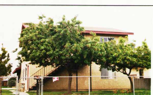 528 A-C W. Belmont St in Ontario, CA - Foto de edificio