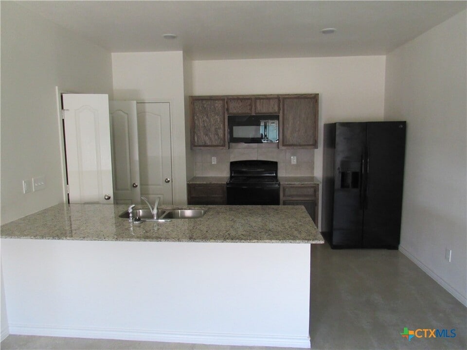 6102 Harriet Tubman Ave in Killeen, TX - Building Photo