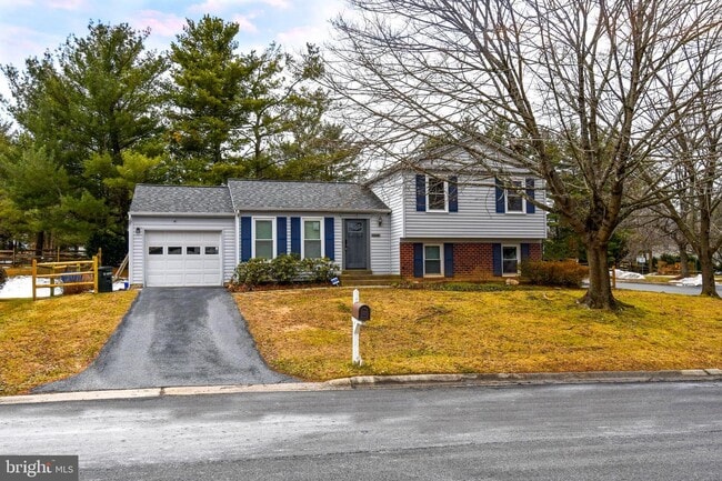 property at 8844 Mourning Dove Ct