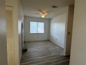 8100 Pickwick Rd in North Port, FL - Building Photo - Building Photo