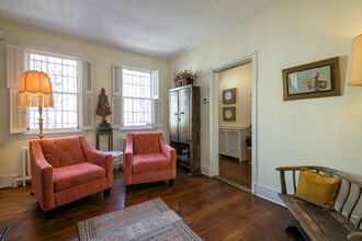 1310 33rd St NW in Washington, DC - Building Photo - Building Photo