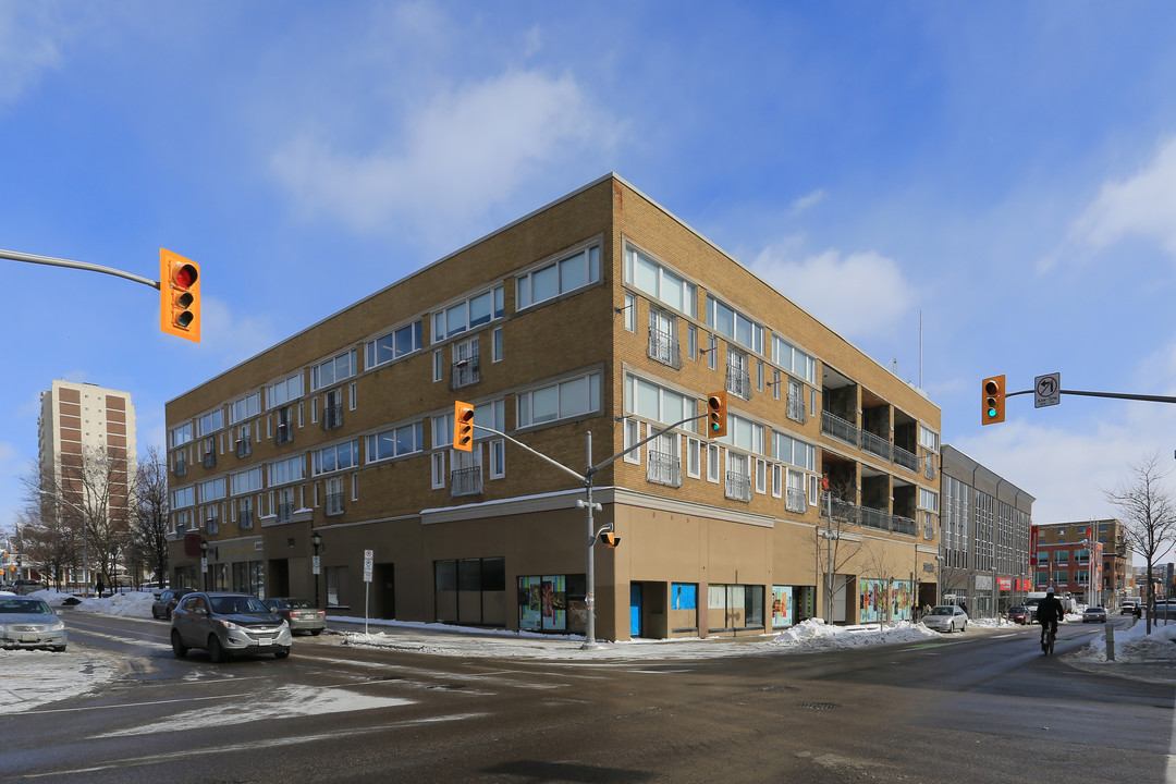 276 King St W in Kitchener, ON - Building Photo