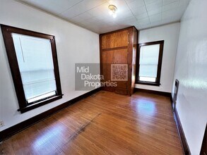 414 W 11th Ave in Mitchell, SD - Building Photo - Building Photo