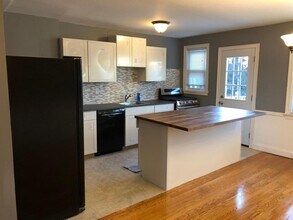 221 Ridge Ave in Towson, MD - Building Photo - Building Photo