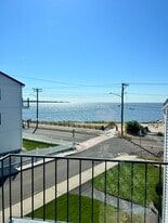 215 Beach St in West Haven, CT - Building Photo
