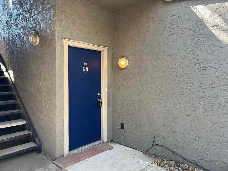 6601 Sands Point Dr in Houston, TX - Foto de edificio