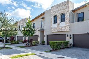 10574 NW 81st Terrace in Doral, FL - Building Photo - Building Photo