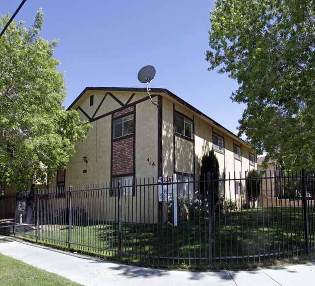 406 E Avenue Q3 in Palmdale, CA - Building Photo - Building Photo