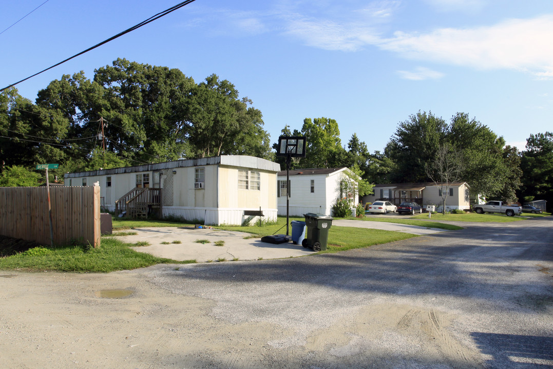 Traylor's Mobile Home Park in Summerville, SC - Building Photo