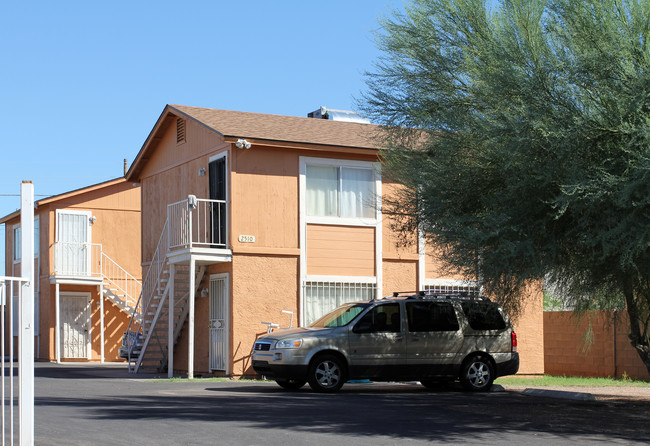 2510 E Pueblo Ave in Phoenix, AZ - Building Photo - Building Photo